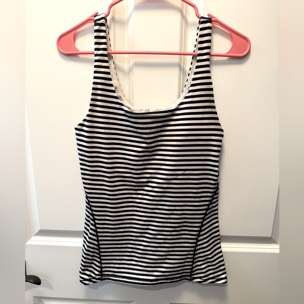 Lululemon sports tank size 10